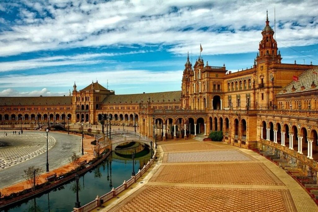 Seville: Jewish Quarter & Santa Cruz Group Walking Tour