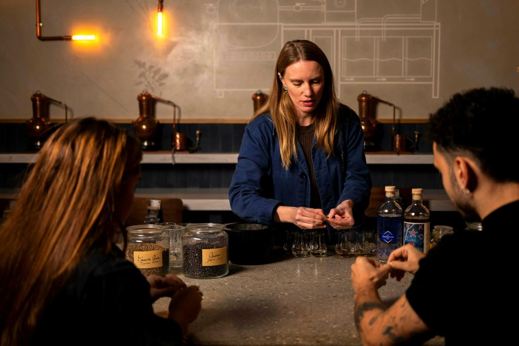 Distillery: Guided Tour & Tasting