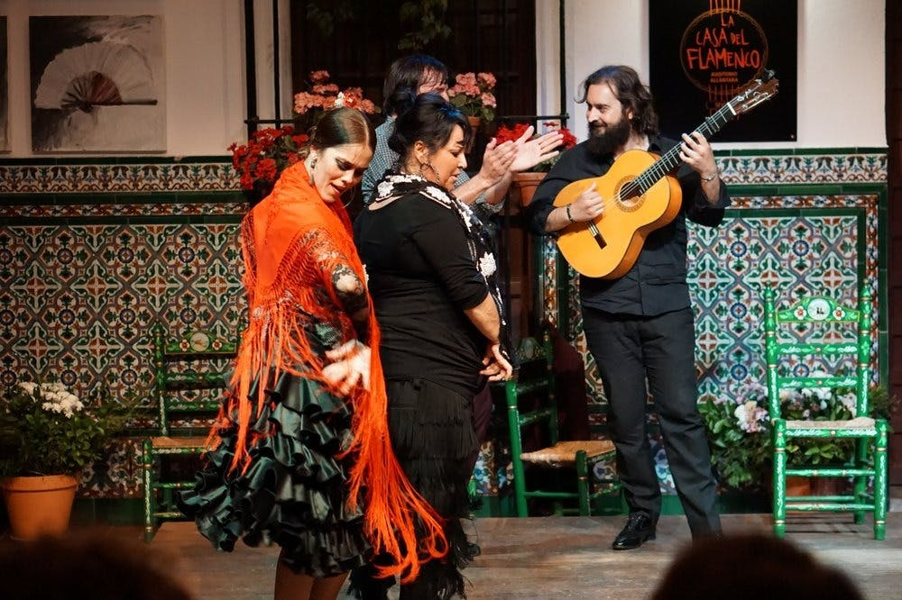 Seville: Guided Food Tour + Flamenco Show