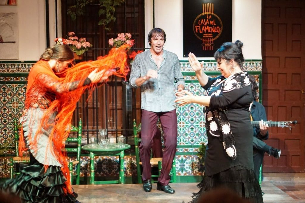 Seville: Guided Food Tour + Flamenco Show