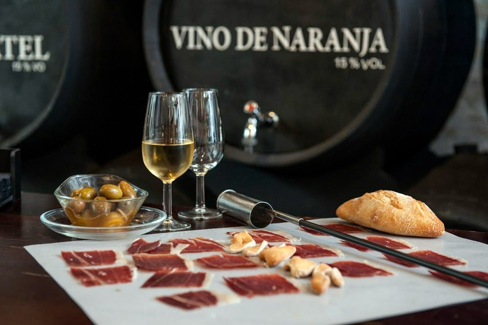 Seville: Guided Food Tour + Flamenco Show
