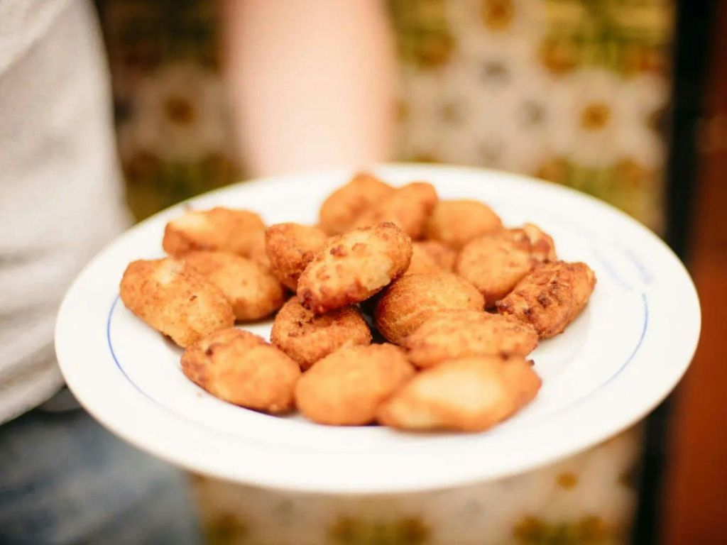 Seville: Guided Food Tour + Flamenco Show
