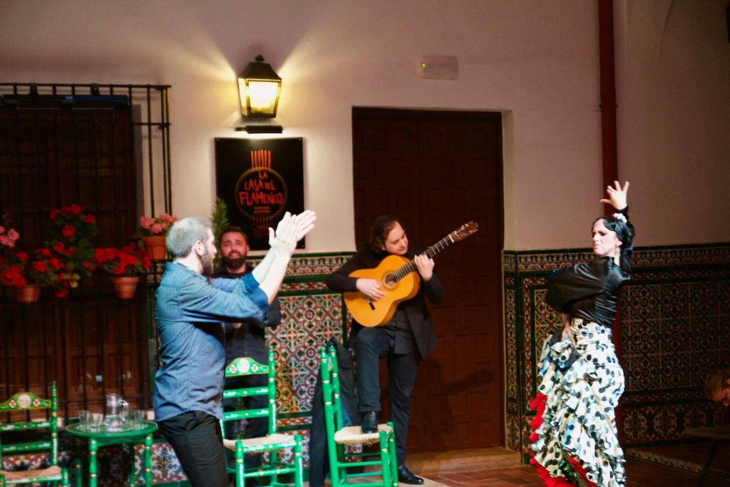 Seville: Guided Food Tour + Flamenco Show
