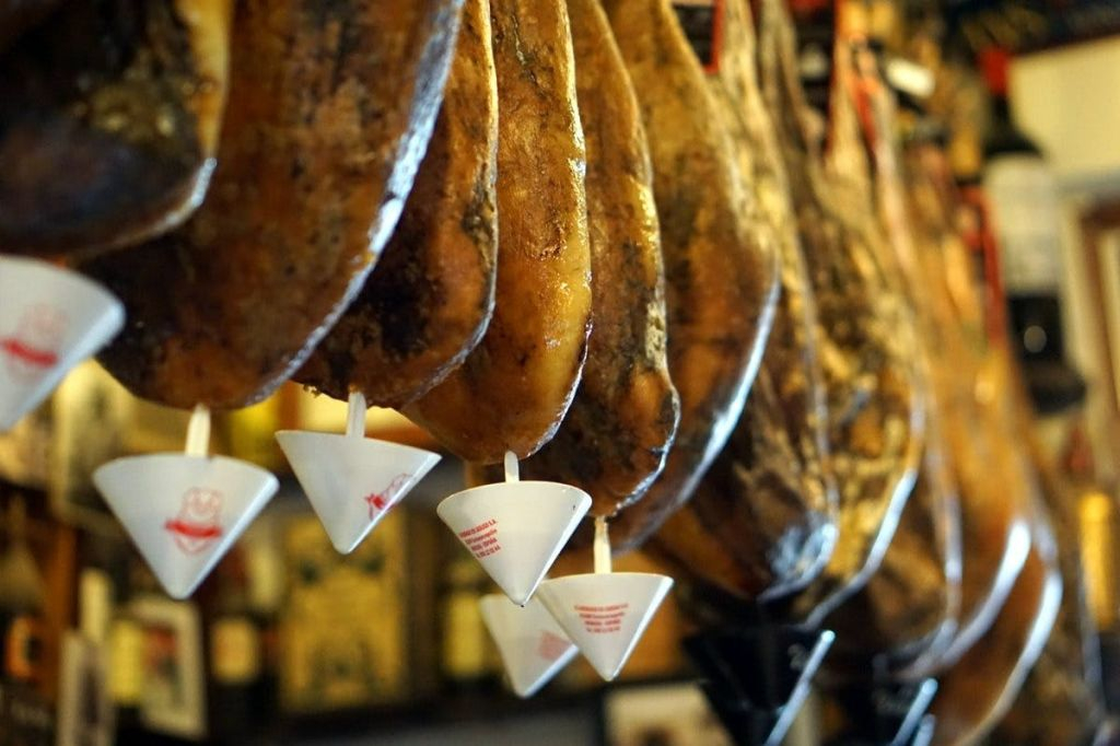 Seville: Guided Food Tour + Flamenco Show