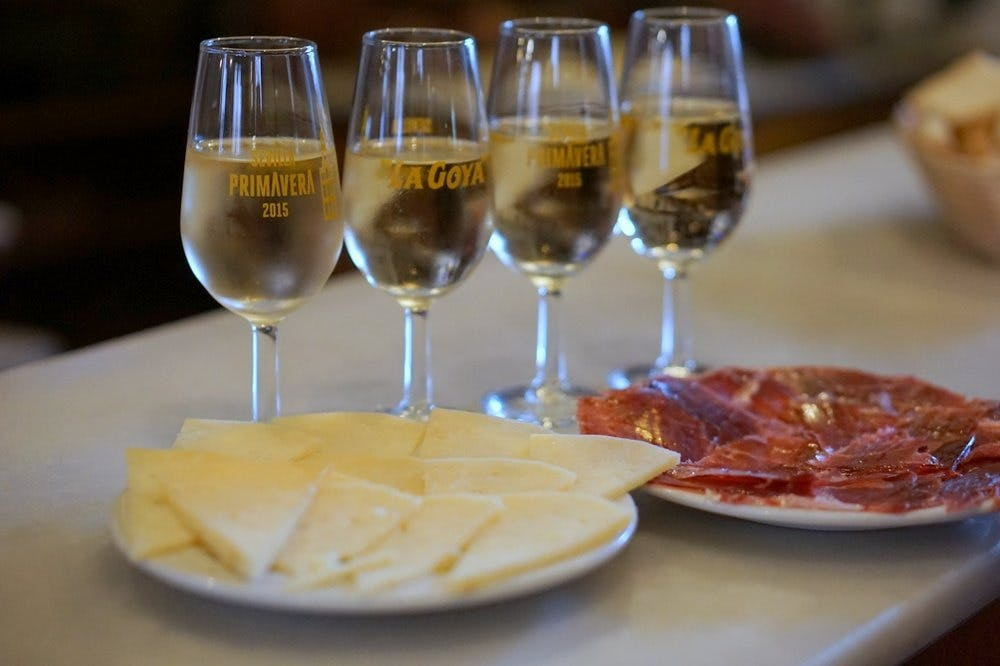 Seville: Guided Food Tour + Flamenco Show