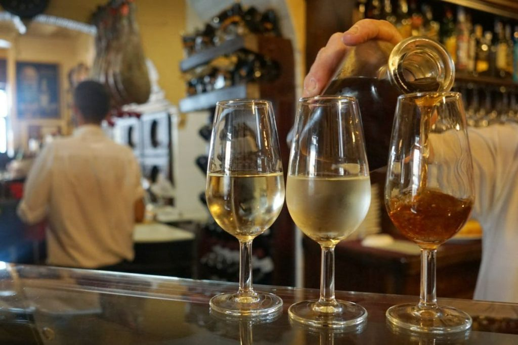 Seville: Guided Food Tour + Flamenco Show