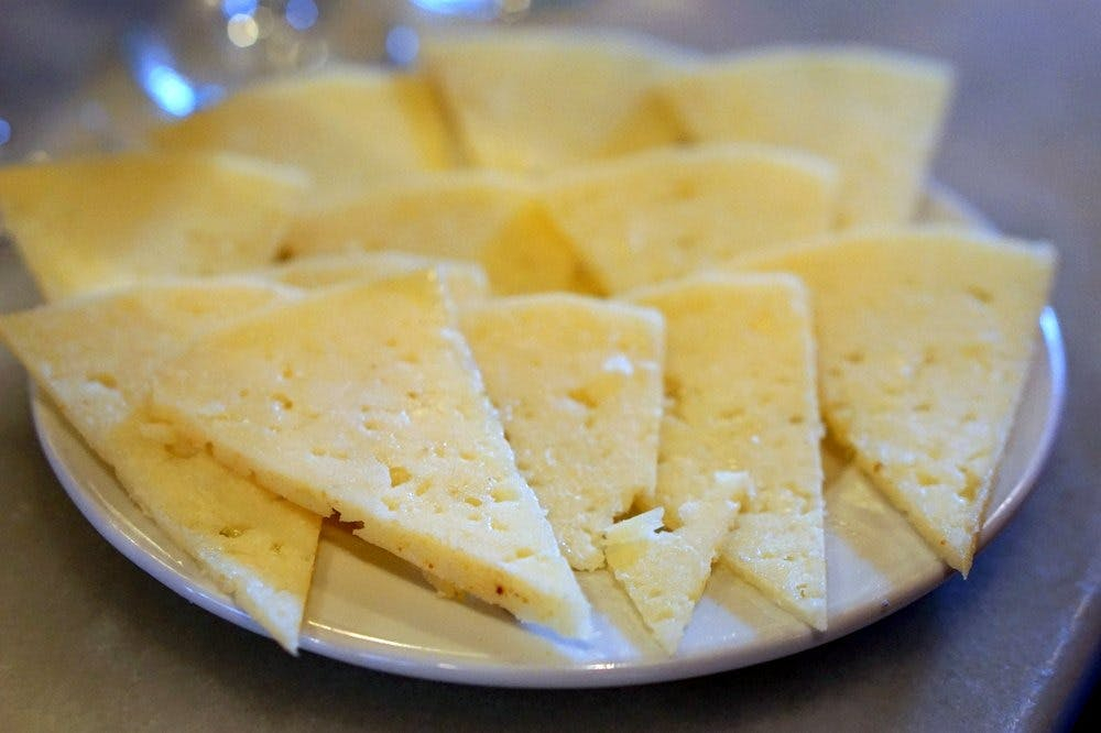 Seville: Guided Food Tour + Flamenco Show