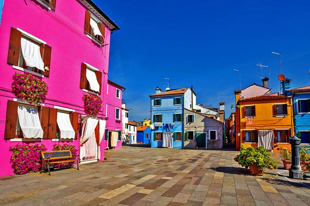 Murano & Burano: Guided Boat Tour