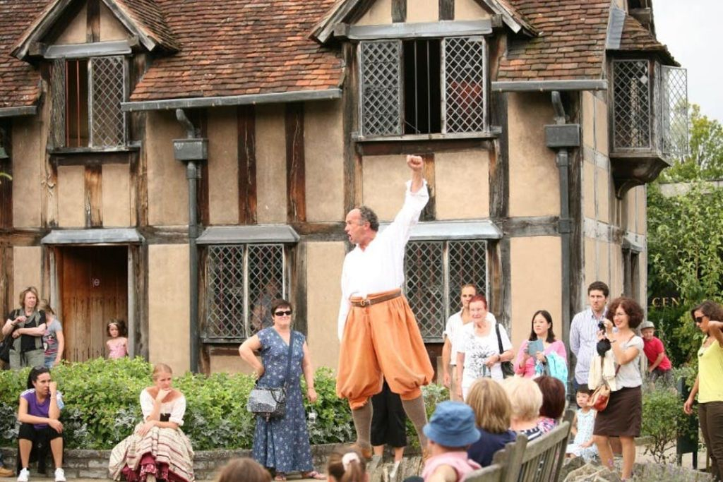Shakespeare's Stratford & Cotswolds: Guided Tour from London