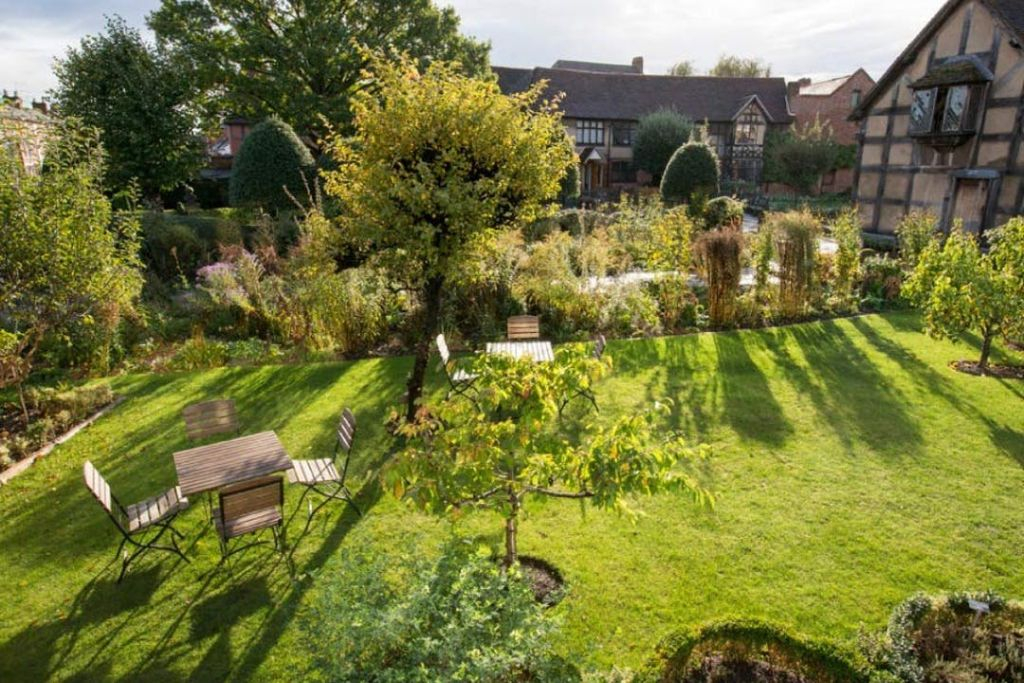 Shakespeare's Stratford & Cotswolds: Guided Tour from London