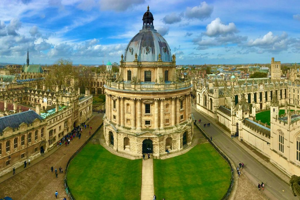 Cotswolds e Oxford: Tour guidato di un giorno da Londra + pranzo in un pub di campagna