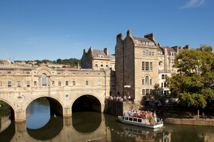 Stonehenge, Bath, Lacock & Avebury: Guided Day Tour from London