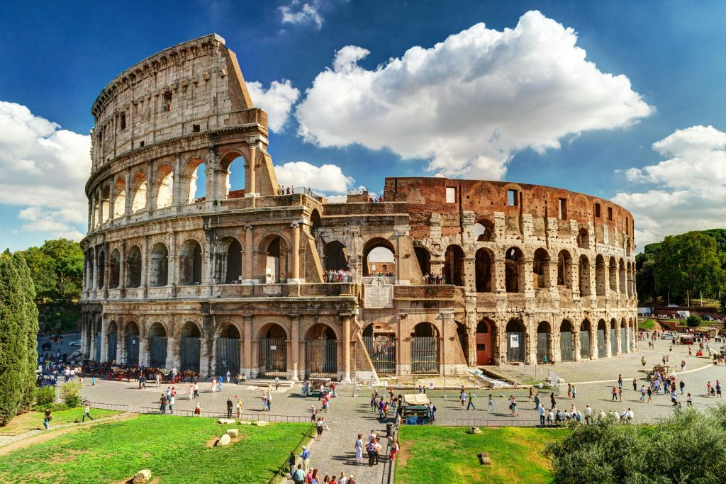 Rome Ciampino Airport Roundtrip + Colosseum + Vatican Museums + Rome Audio Guide