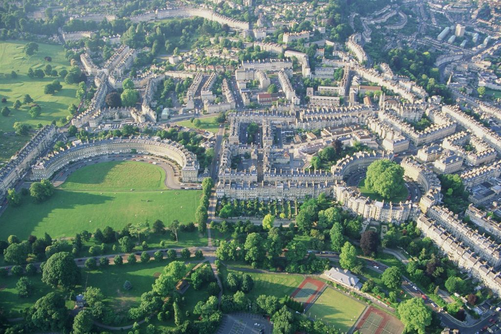 Stonehenge, Bath & Windsor: Guided Day Tour from London