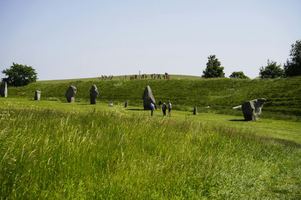 Stonehenge, Glastonbury Abbey & Avebury: Guided Day Trip from London