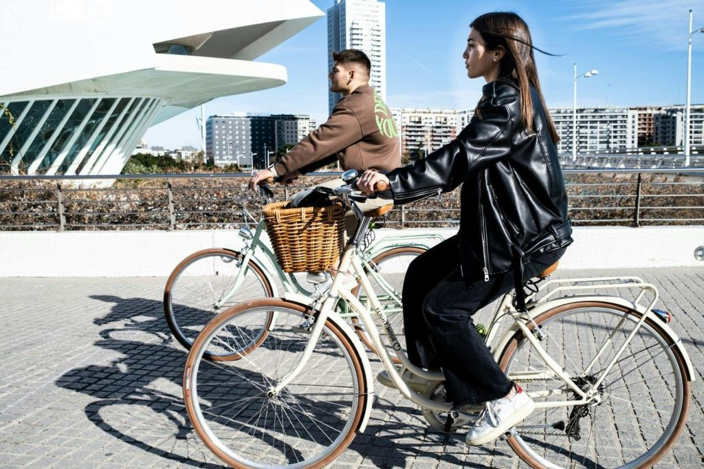 Valencia: Audio-Guided Bike Tour