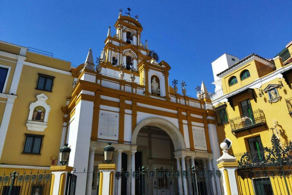 Seville: Las Setas, La Macarena, and Dueñas Palace Guided Tour