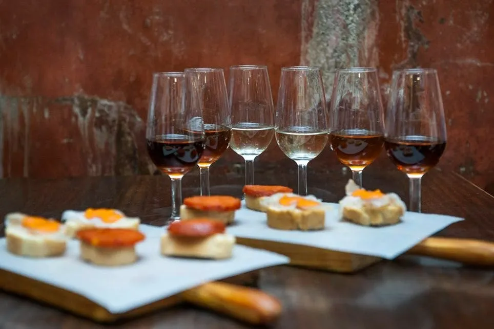 Seville: Tapas, Taverns and History Guided Tour