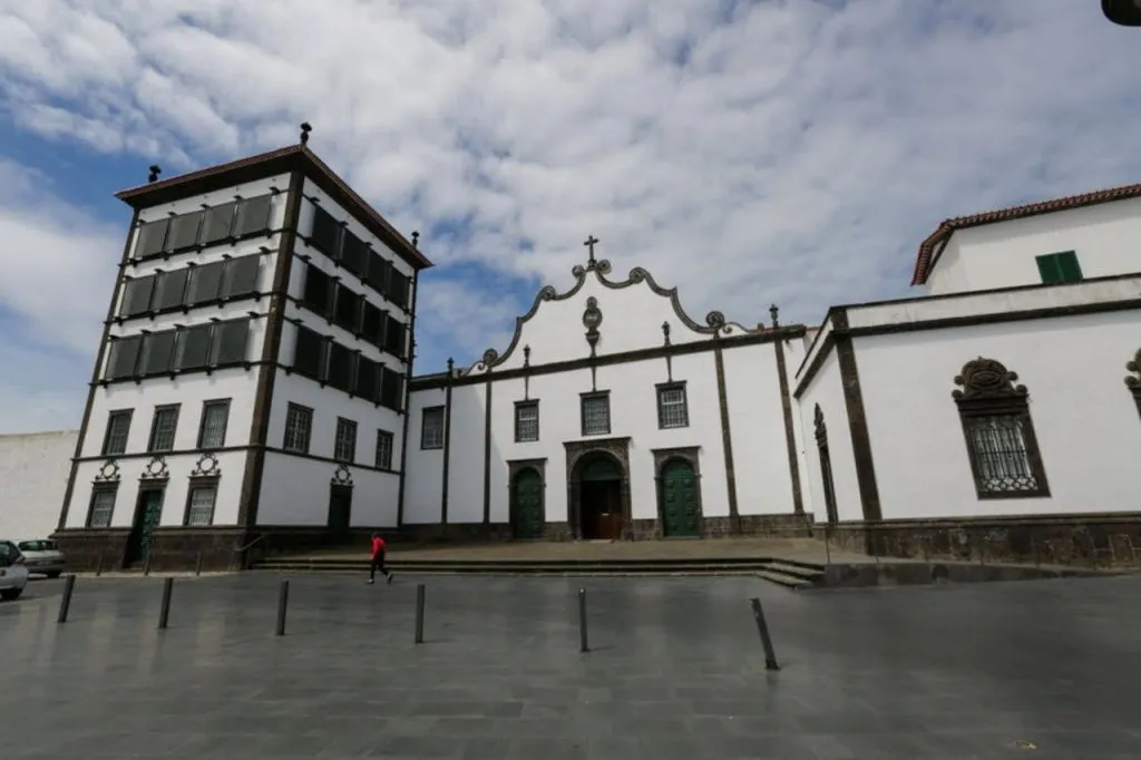 Ponta Delgada: Half-Day City Tour