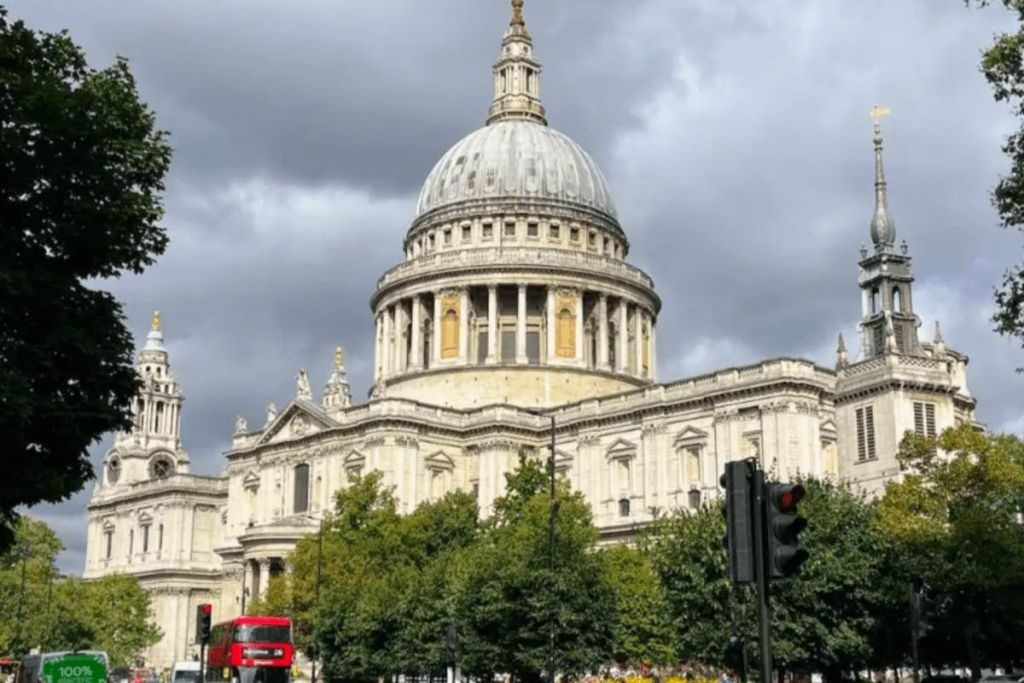 See 40+ London Sights: Fun Local Guide