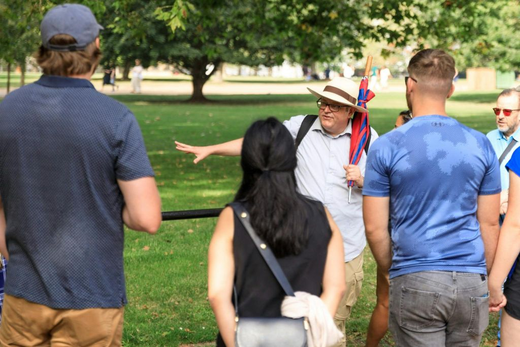 London: Palaces & Parliament Private Walking Tour