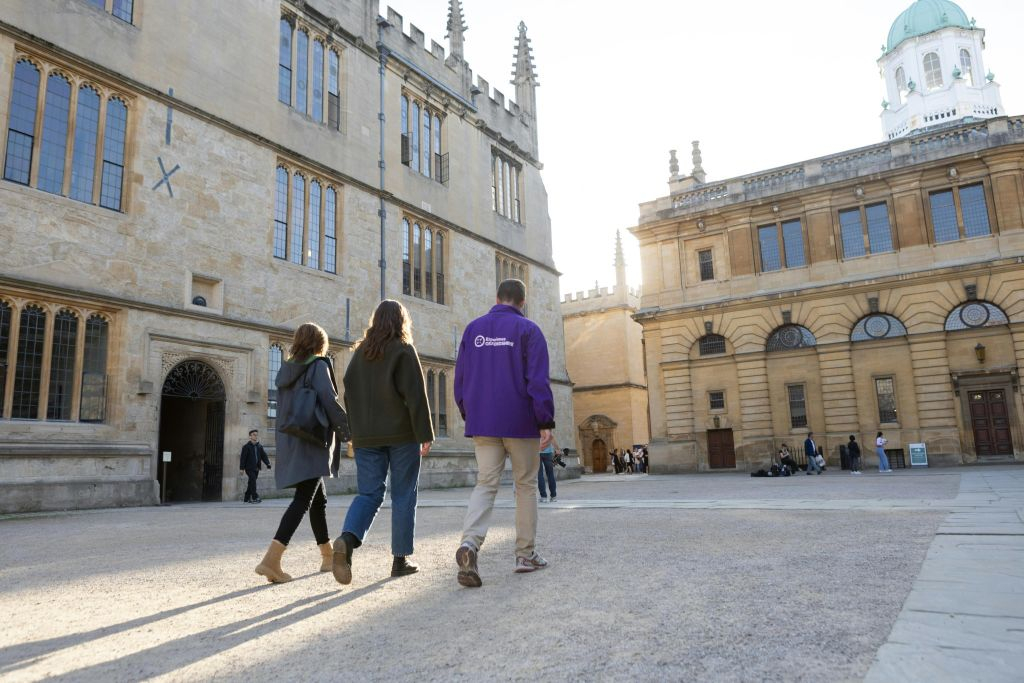 Oxford: On-Screen Guided Walking Tour