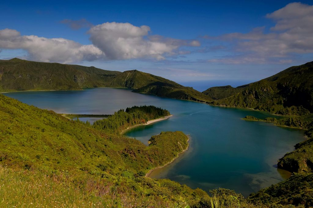 Lagoa do Fogo e fontes termais: Viagem de um dia a partir de Ponta Delgada