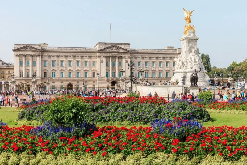 London: British Royalty Private Walking Tour