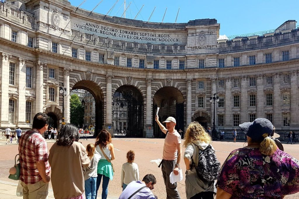 London: British Royalty Private Walking Tour