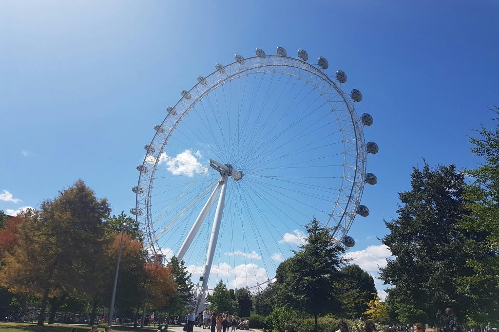 London: British Royalty Private Walking Tour