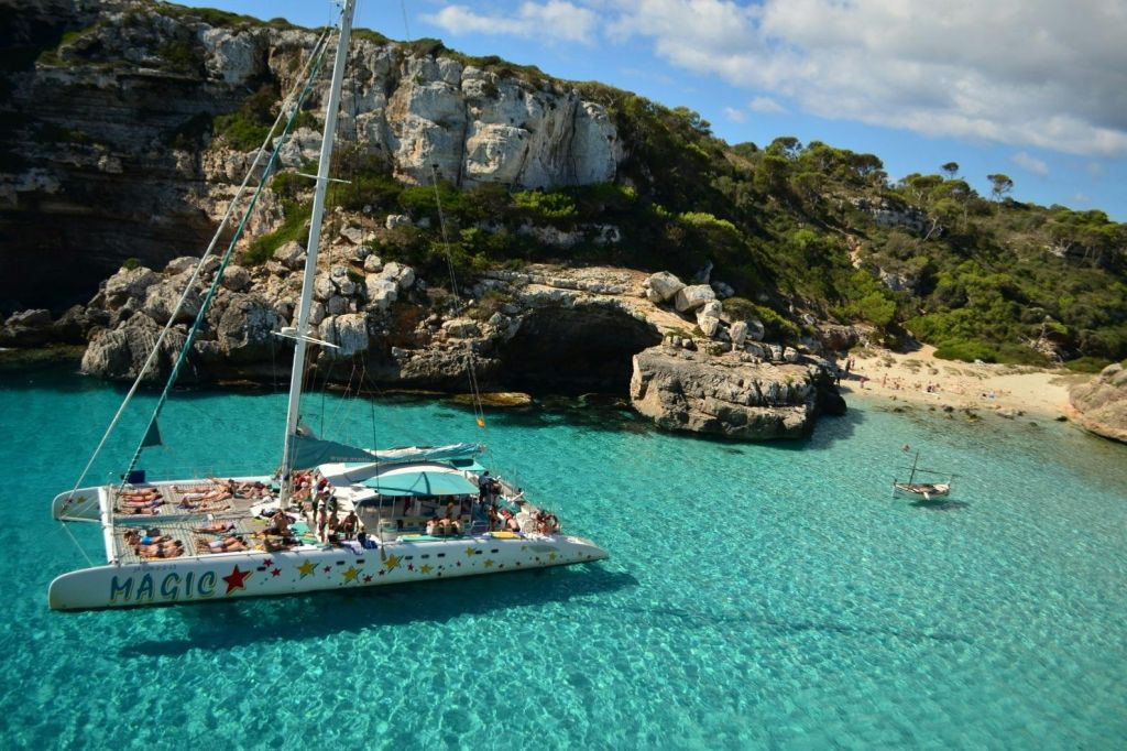 Es Trenc y Es Cargol: Paseo en velero + Comida o Cena