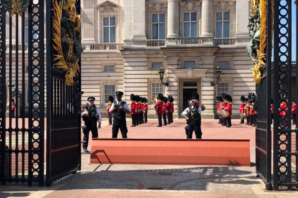 Londra: Tour guidato a piedi di Westminster + ingresso ai Kew Gardens