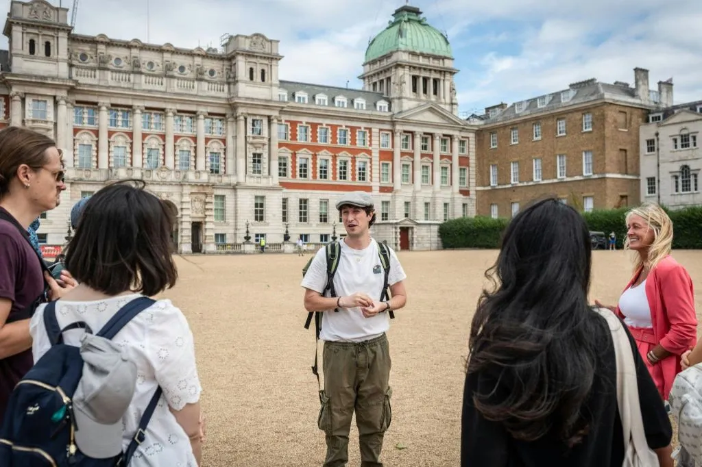 London: Westminster Guided Walking Tour + Thames River Cruise