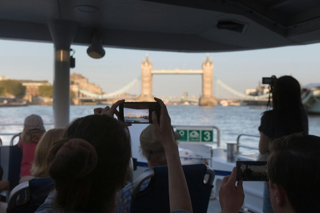 Londra: Pass turistico di 2 giorni sul Tamigi Uber Boat Hop-on Hop-off
