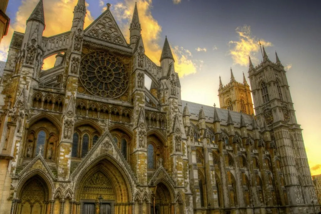 London: 30+ Top Sights Guided Evening Walking Tour