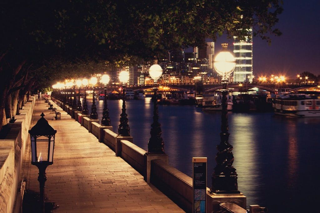London: 30+ Top Sights Guided Evening Walking Tour