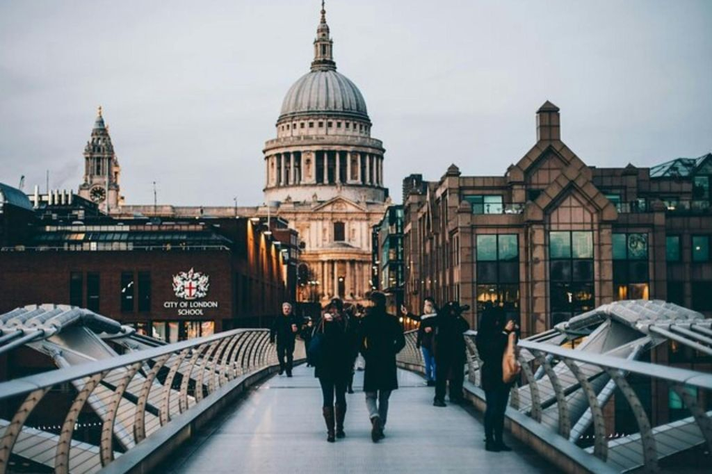 London: 30+ Top Sights Guided Evening Walking Tour