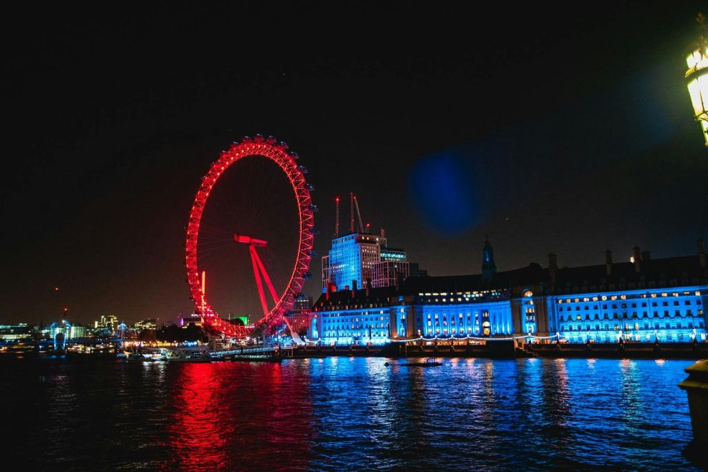 London: 30+ Top Sights Guided Evening Walking Tour