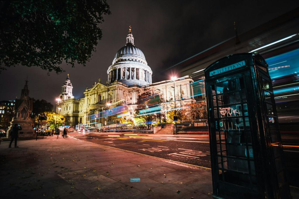 London: 30+ Top Sights Guided Evening Walking Tour