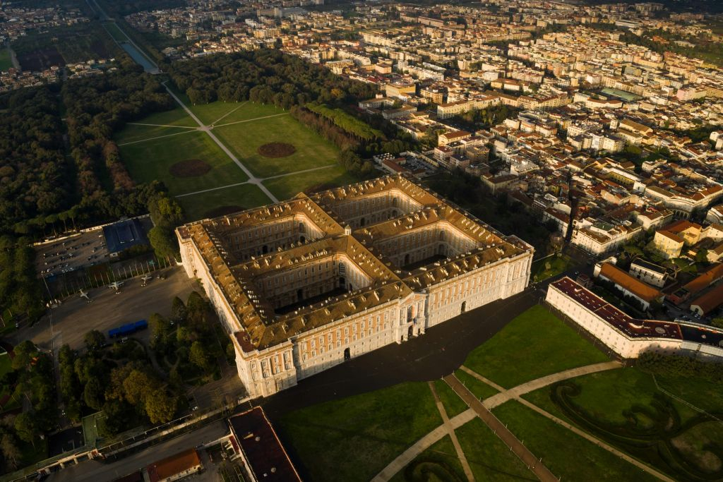 Reggia di Caserta: Tour guidato + Trasporto andata e ritorno da Napoli