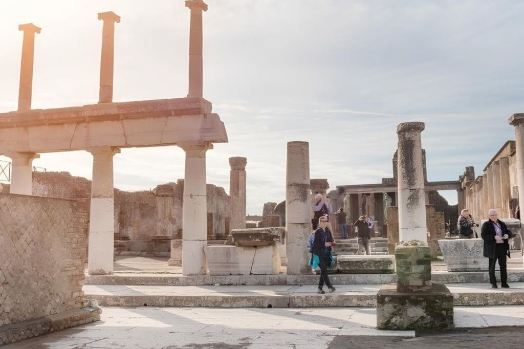 Pompeii: Guided Day Trip from Rome + Lunch