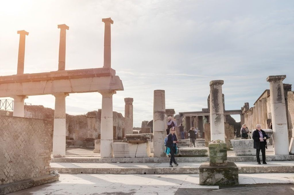 Pompeii: Guided Day Trip from Rome + Lunch