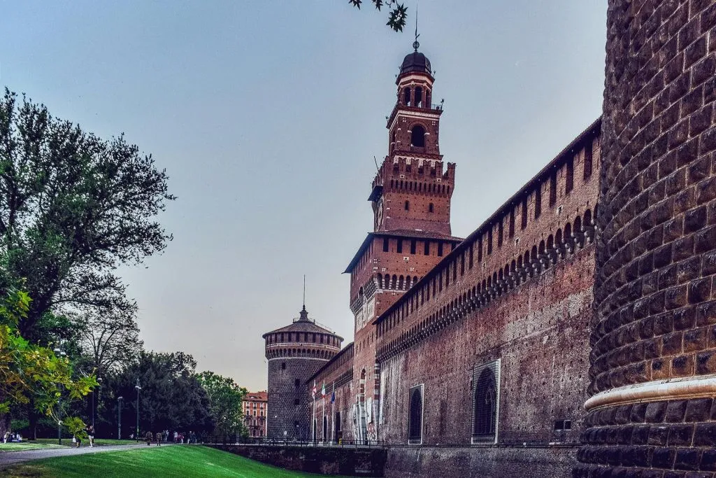 Milan: Open-Top Bus Night Tour + Audio Guide