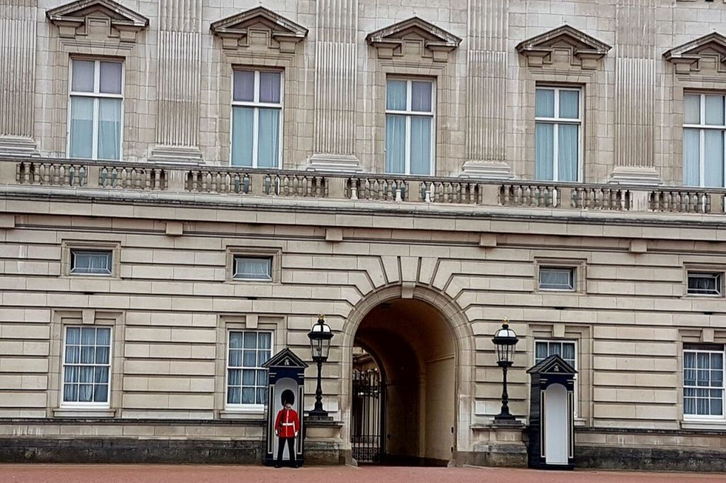London: Westminster Guided Walking Tour + Sherlock Holmes Museum Entry