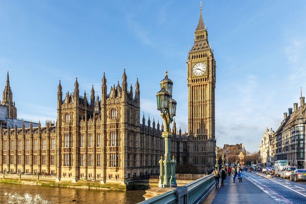London: Westminster Guided Walking Tour + Sherlock Holmes Museum Entry