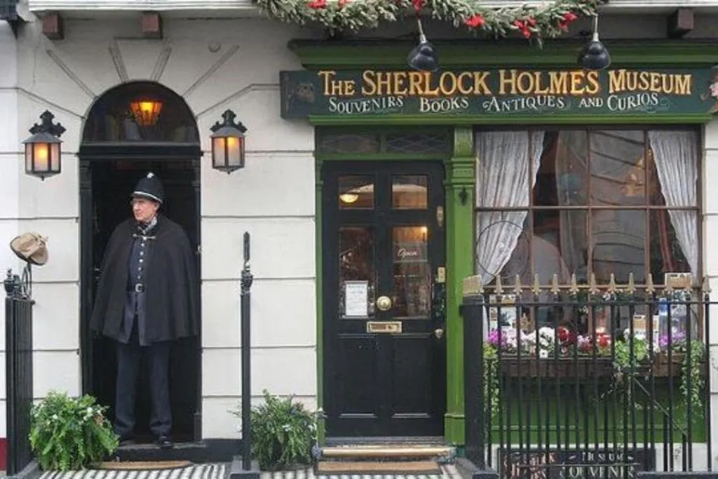 London: Westminster Guided Walking Tour + Sherlock Holmes Museum Entry