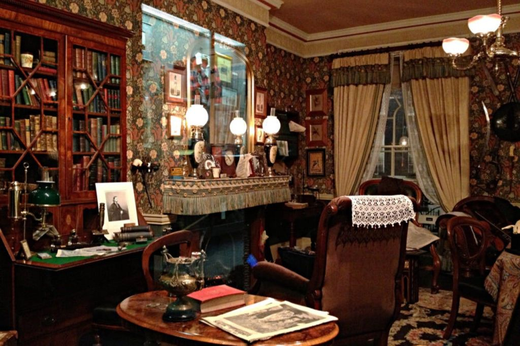 London: Westminster Guided Walking Tour + Sherlock Holmes Museum Entry