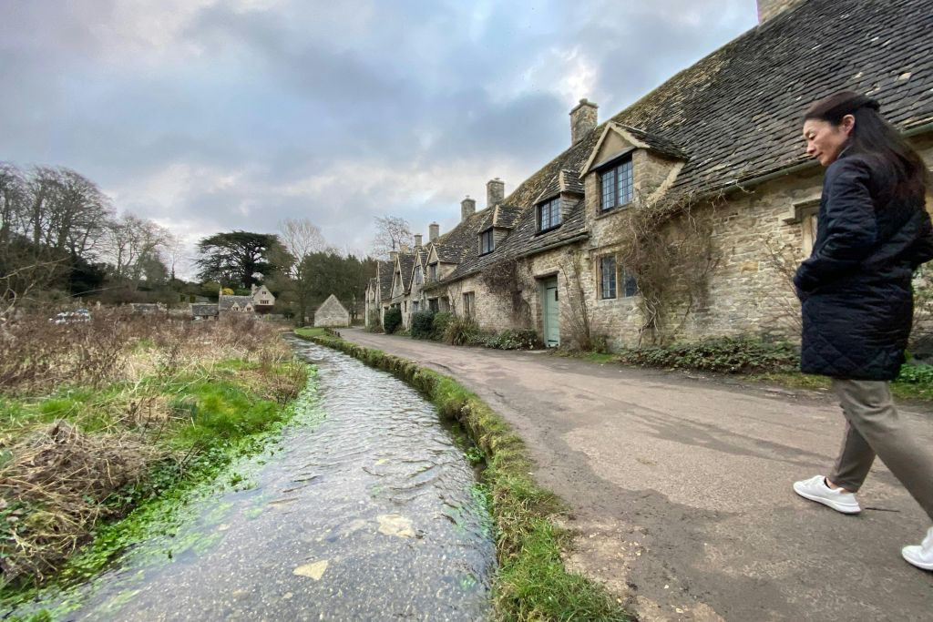 Cotswolds: Guided Tour from London + Lunch