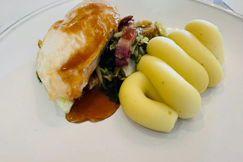 Cotswolds: Guided Tour from London + Lunch
