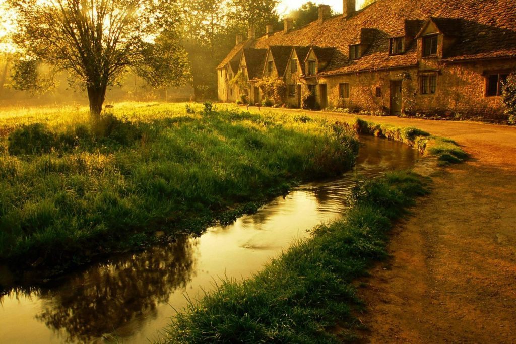 Cotswolds: Guided Tour from London + Lunch